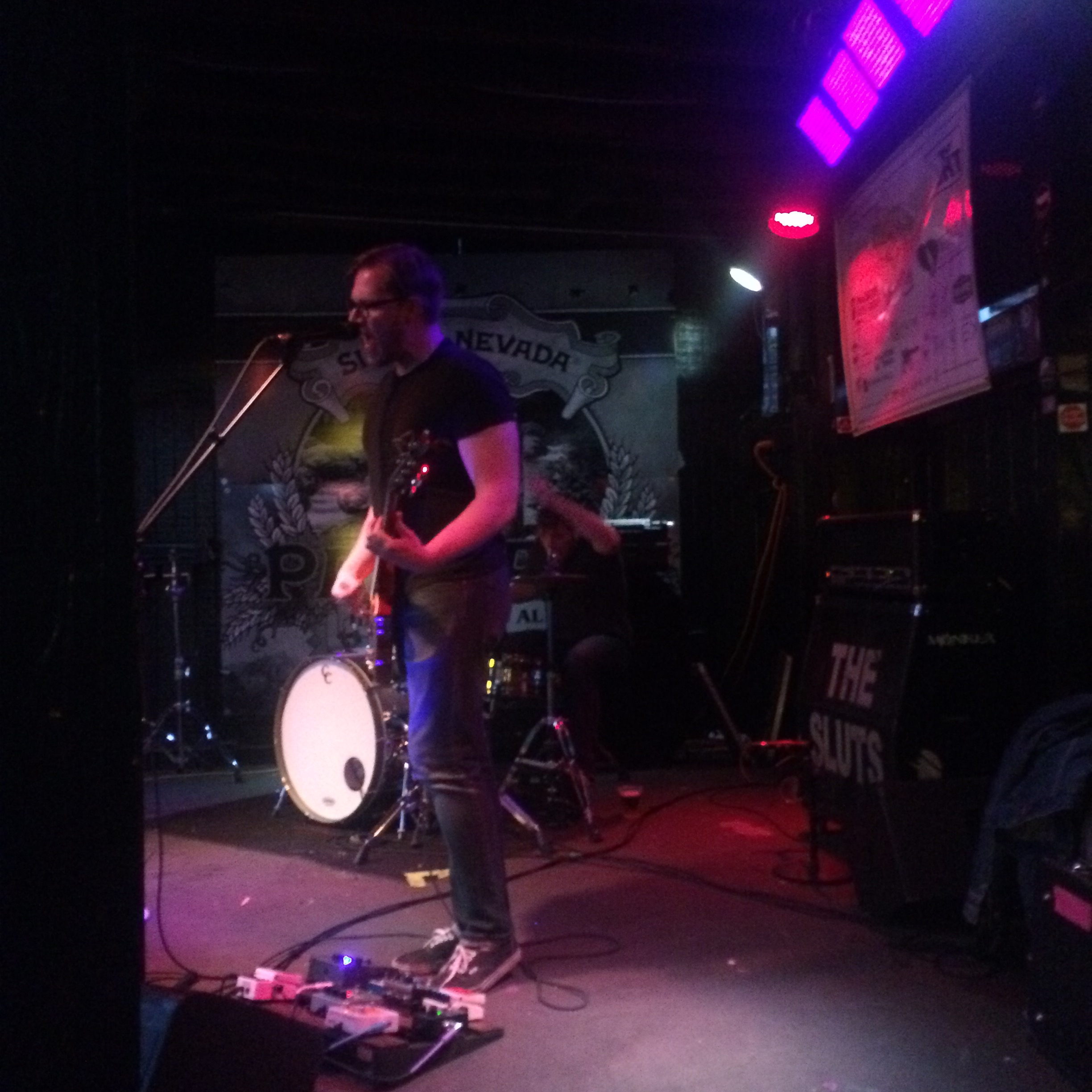 TheSlutsRiotRoomMiddleoftheMap2017